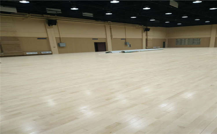 學(xué)?;@球場(chǎng)實(shí)木地板市場(chǎng)價(jià)格表