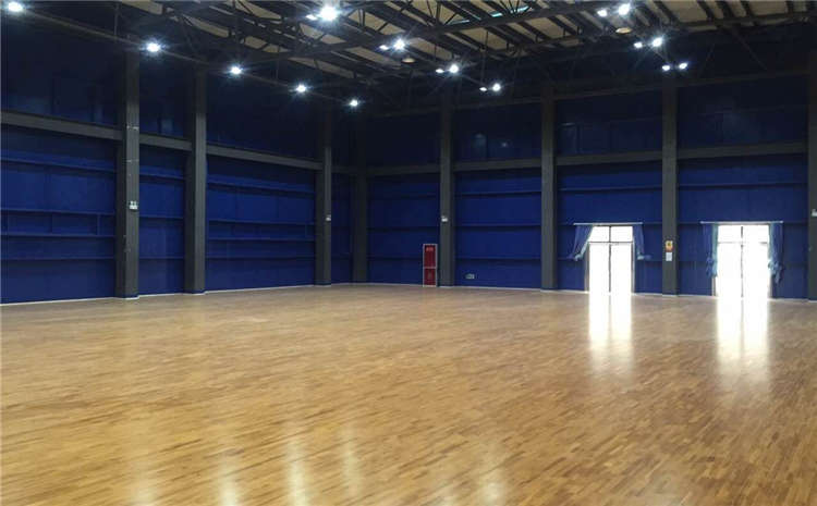 拼接板籃球場實木地板哪個品牌好？