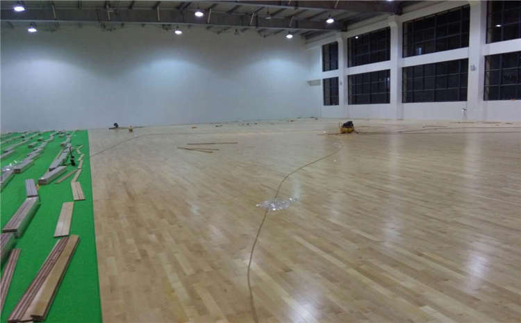 松木實(shí)木運(yùn)動地板主輔龍骨結(jié)構(gòu)