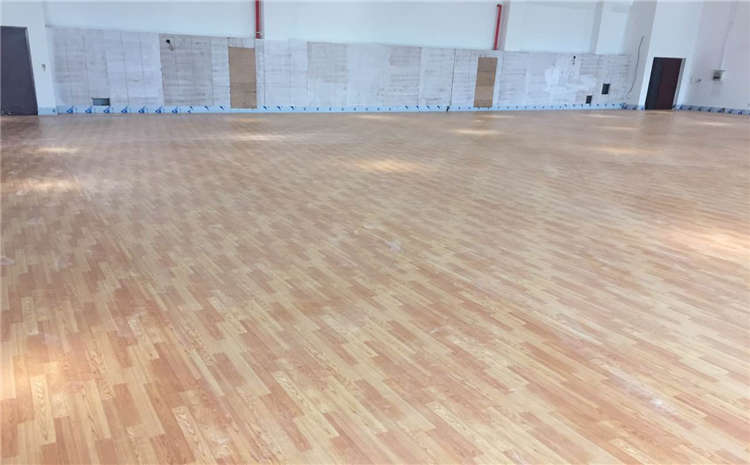 22厚運(yùn)動(dòng)籃球地板品牌廠家