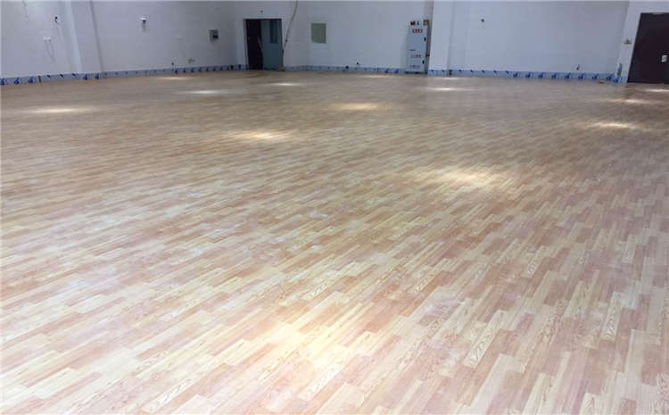 松木體育館木地板批發(fā)價(jià)格