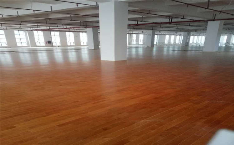 實(shí)木運(yùn)動地板