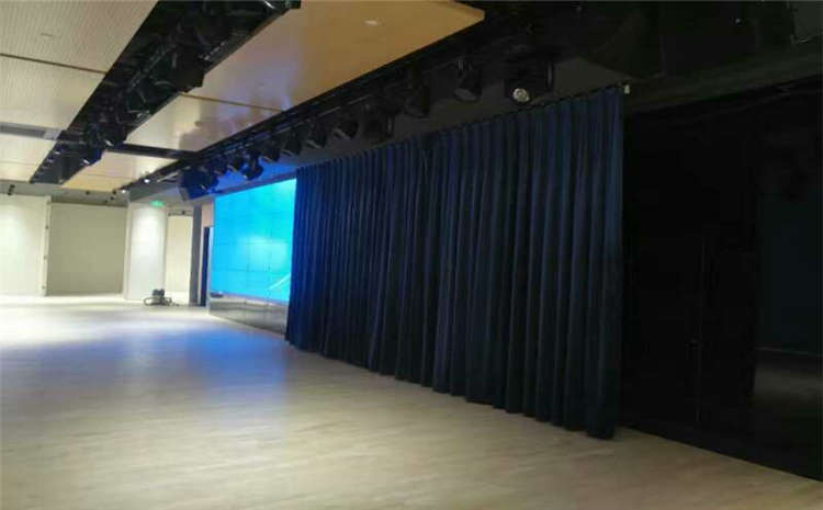 柞木體育館木地板生產(chǎn)廠家