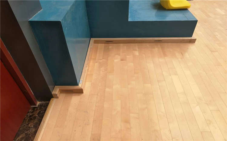 俄勒岡松籃球場(chǎng)實(shí)木地板單層龍骨結(jié)構(gòu)