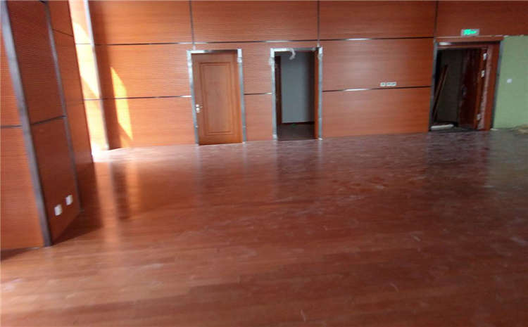 20厚籃球場地木地板主輔龍骨結(jié)構(gòu)