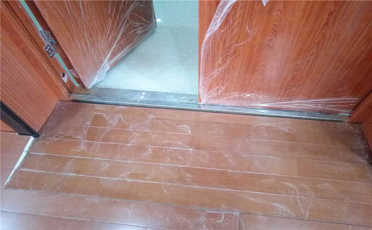 專業(yè)的NBA籃球場(chǎng)木地板哪個(gè)品牌好?