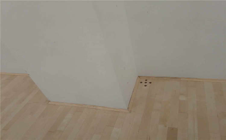 舞臺(tái)木地板起翹有辦法嗎？