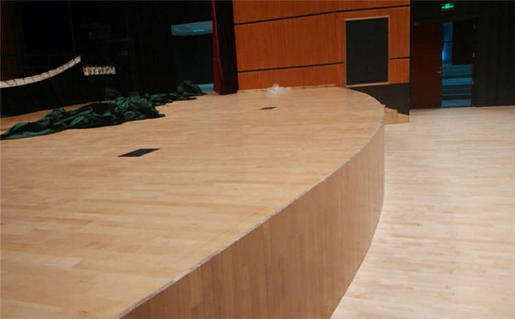 22厚羽毛球館木地板造價(jià)是的多少?
