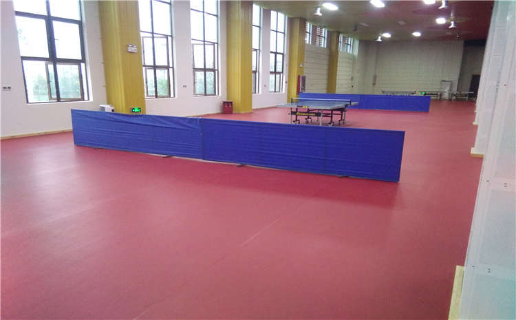 五角楓實木運動地板廠家哪家好?