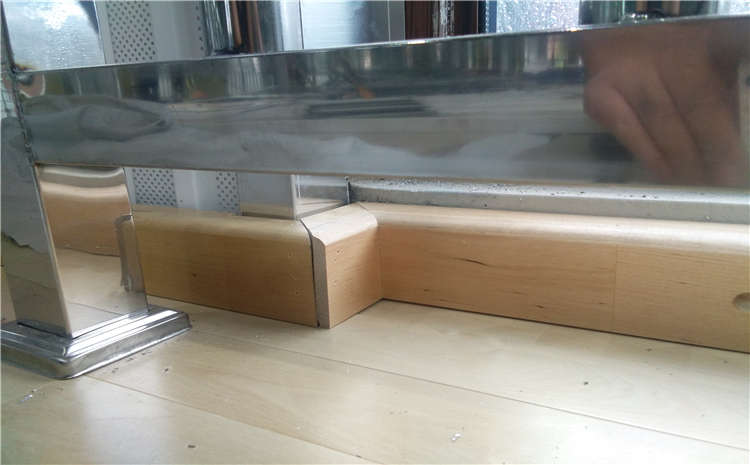 學(xué)校羽毛球館木地板價格是多錢?