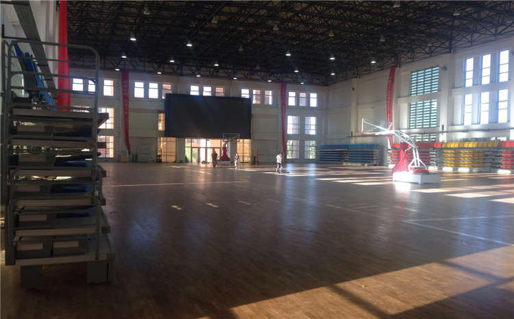 24厚籃球館木地板一般多少錢?