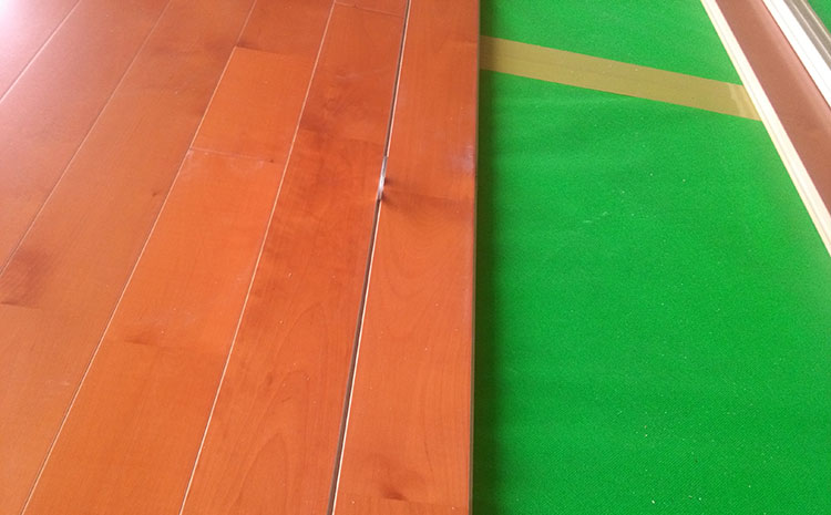 專業(yè)的體育館實(shí)木地板翻新施工