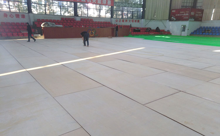 拼接板體育館實(shí)木地板哪個(gè)品牌好?