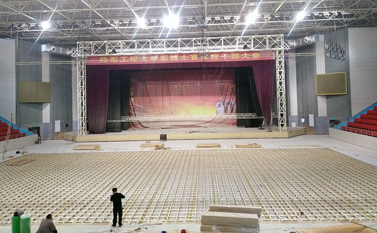 實(shí)木運(yùn)動地板