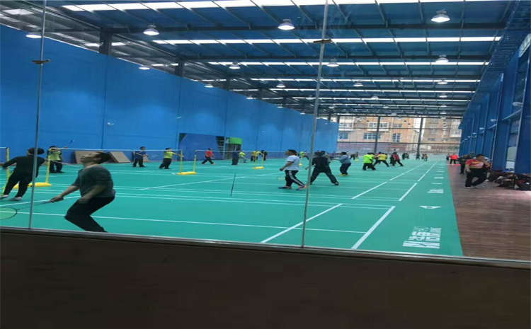 24厚舞臺(tái)運(yùn)動(dòng)木地板哪個(gè)品牌好?