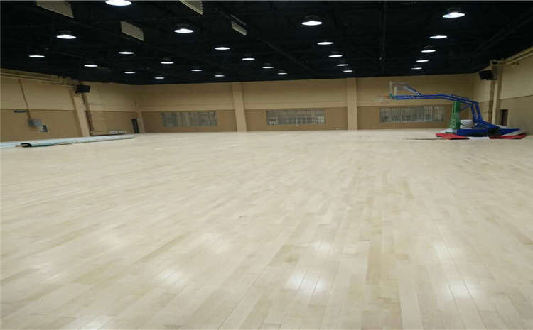 體育館實(shí)木地板的水都是哪里來的？