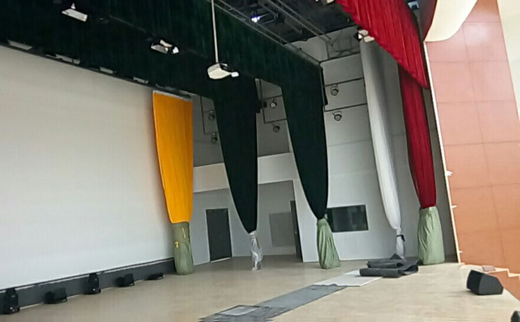 俄勒岡松木地板籃球館價(jià)格是多少錢?