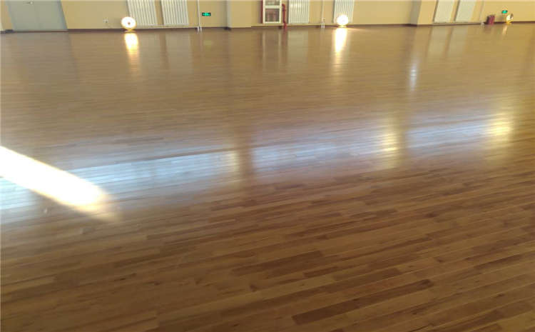 您認(rèn)識實(shí)木運(yùn)動地板嗎？