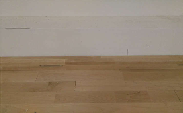 橡膠木籃球場(chǎng)實(shí)木地板廠家去哪找?