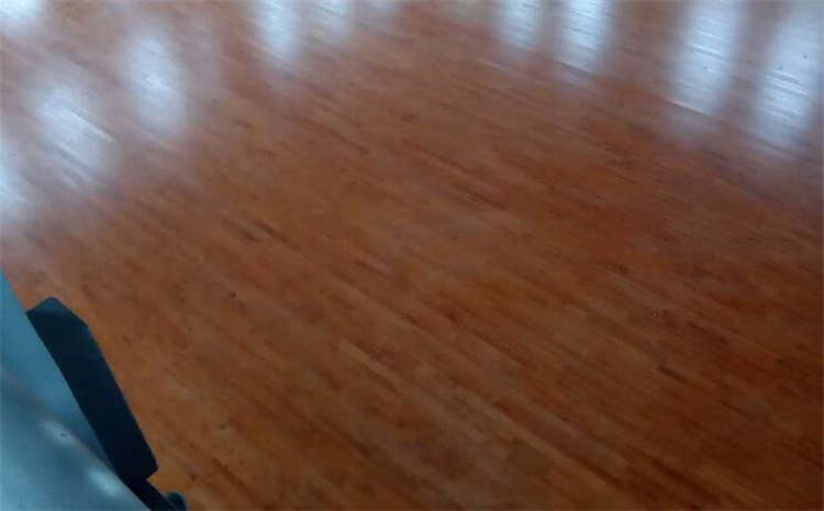 松木木地板籃球場(chǎng)怎么保養(yǎng)?