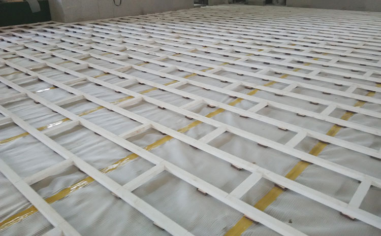 硬木企口體育館實(shí)木地板多少錢(qián)一平米?