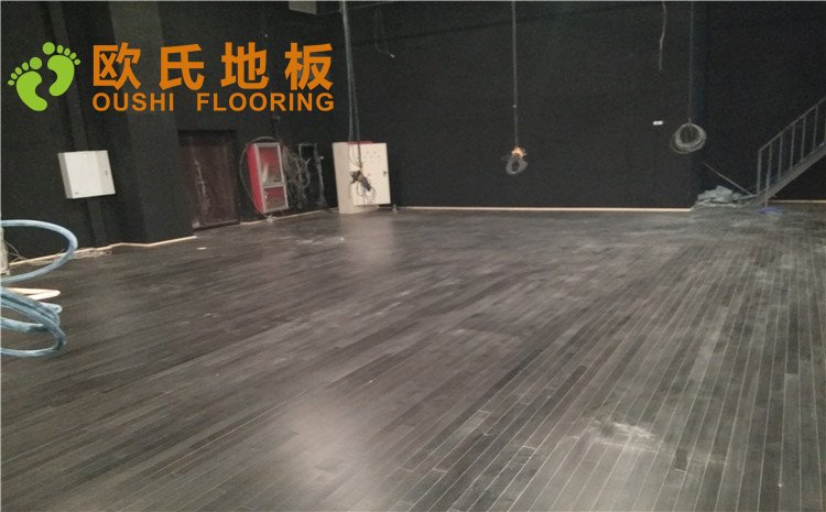 河北唐山師范學(xué)院舞臺(tái)木地板圖片