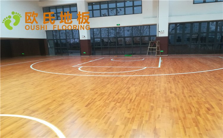 安徽懷寧室內籃球館木地板圖片