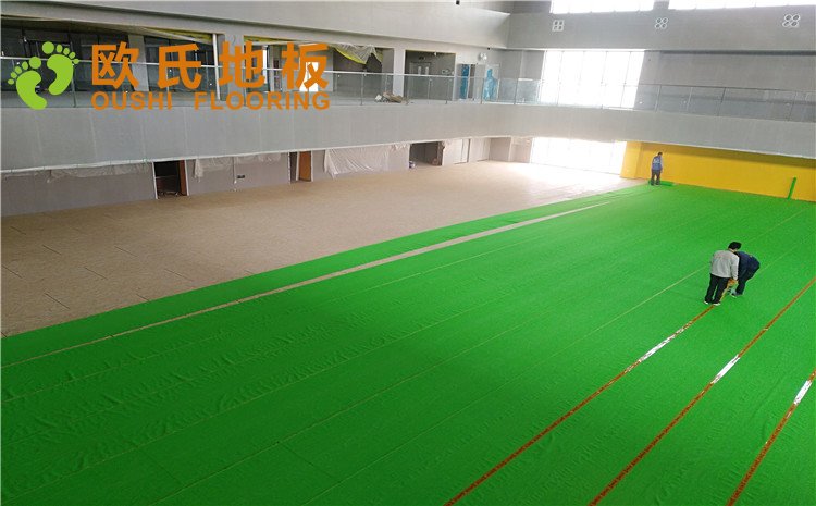 北大附屬廊坊益田實驗學(xué)校體育館木地板圖片