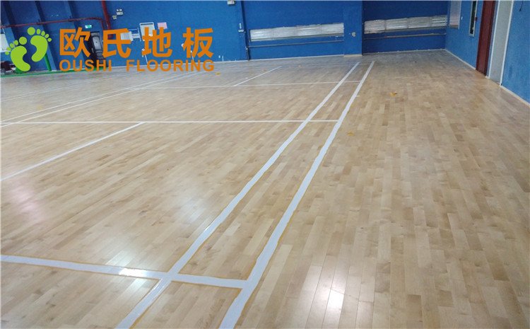 廣西省南寧市**大道111號(hào)羽毛球館木地板