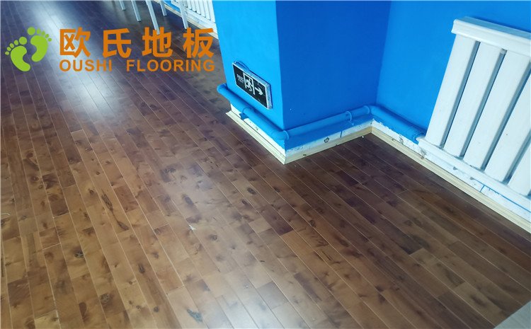 烏魯木齊北京北路東風(fēng)花苑小區(qū)個人羽毛球館木地板項(xiàng)目—?dú)W氏實(shí)木運(yùn)動地板